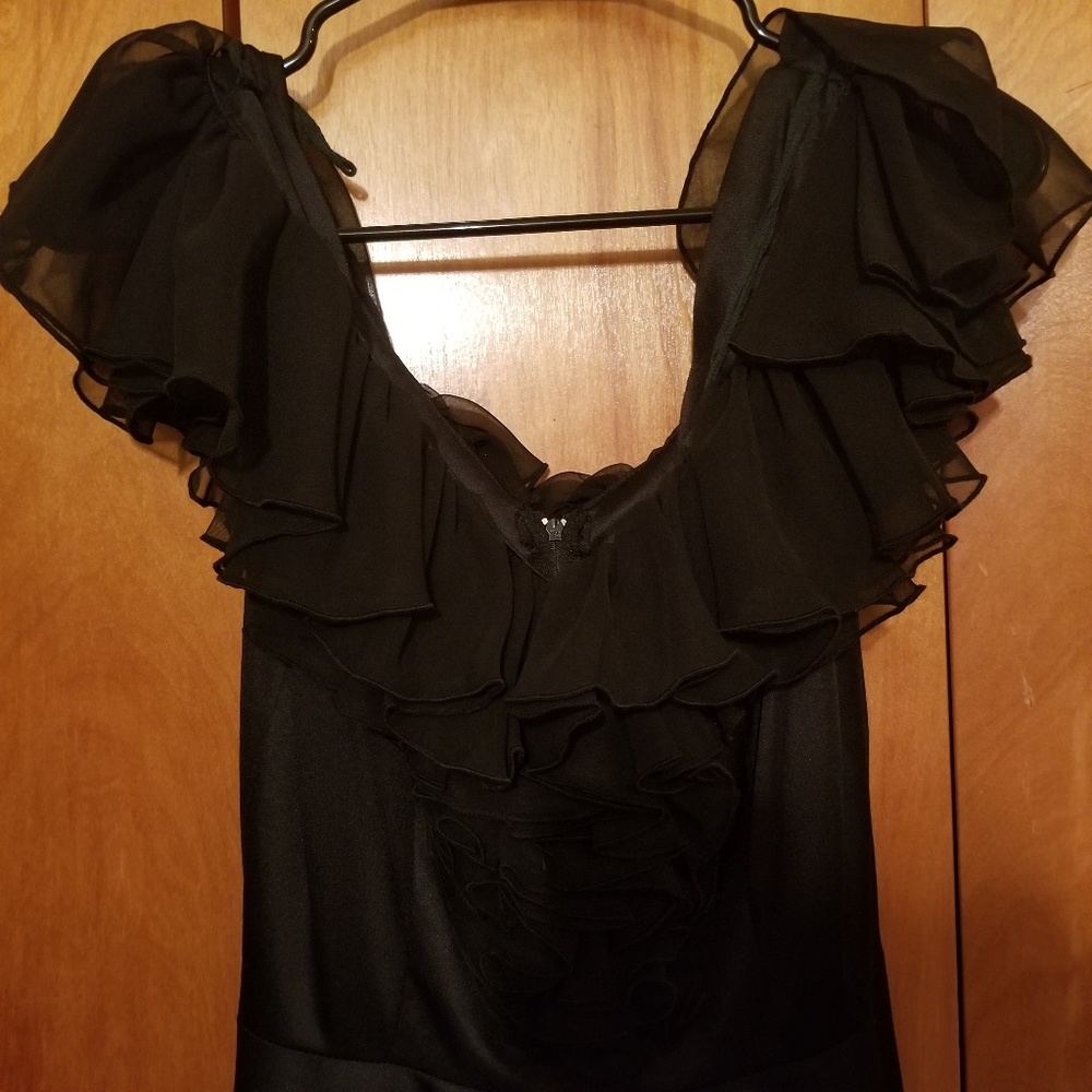 Vintage Ruffle Neck Dress - Picture 2 of 5